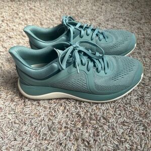 Lululemon Chargefeel